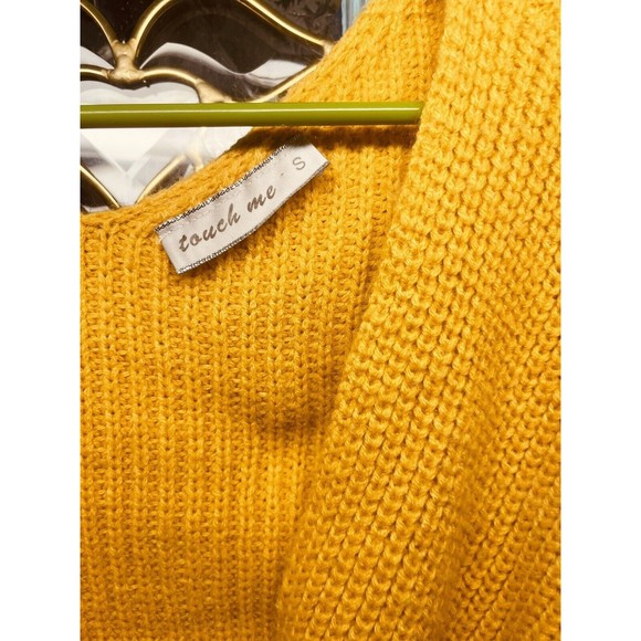 Touch Me Brand Yellow Gold Twist Front Long Sleeve Sweater Size Small - Picture 2 of 4